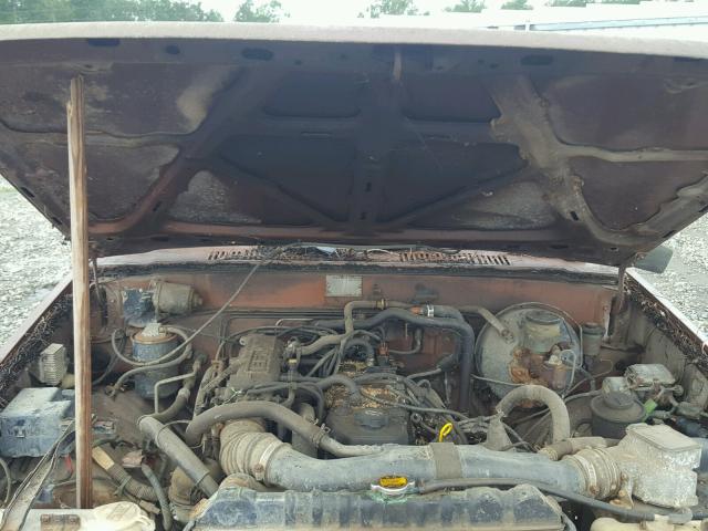 JT4RN63A4J0227919 - 1988 TOYOTA PICKUP RN6 BROWN photo 7