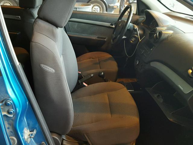 KL1TD56E79B635467 - 2009 CHEVROLET AVEO LS BLUE photo 5