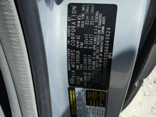 KNDMB233566043624 - 2006 KIA SEDONA EX SILVER photo 10