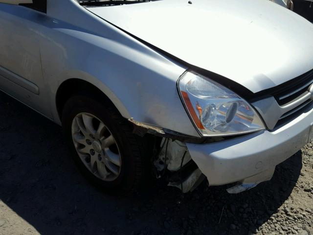 KNDMB233566043624 - 2006 KIA SEDONA EX SILVER photo 9