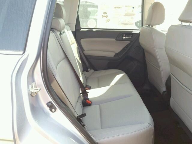 JF2SJARC2JH436104 - 2018 SUBARU FORESTER 2 GRAY photo 6