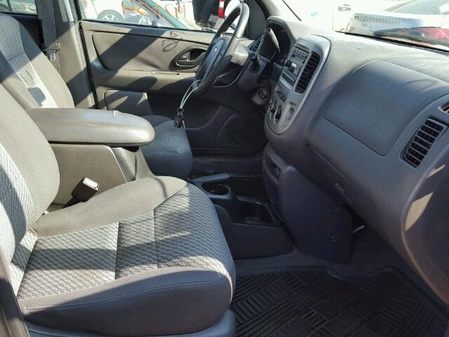 1FMYU93103KE08048 - 2003 FORD ESCAPE XLT GRAY photo 5