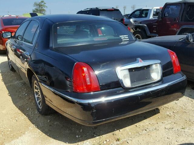 1LNHM82W8YY763027 - 2000 LINCOLN TOWN CAR BLACK photo 3