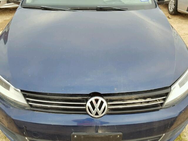 3VWDP7AJ9DM407215 - 2013 VOLKSWAGEN JETTA SE BLUE photo 7