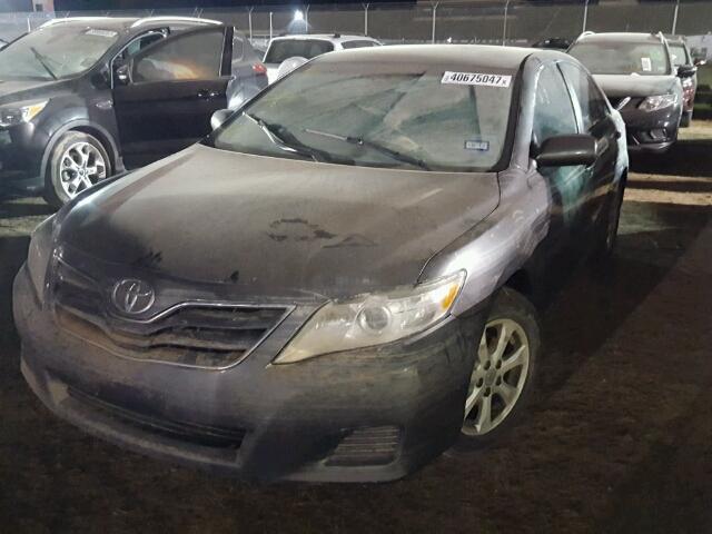 4T4BF3EK2BR136145 - 2011 TOYOTA CAMRY GRAY photo 2