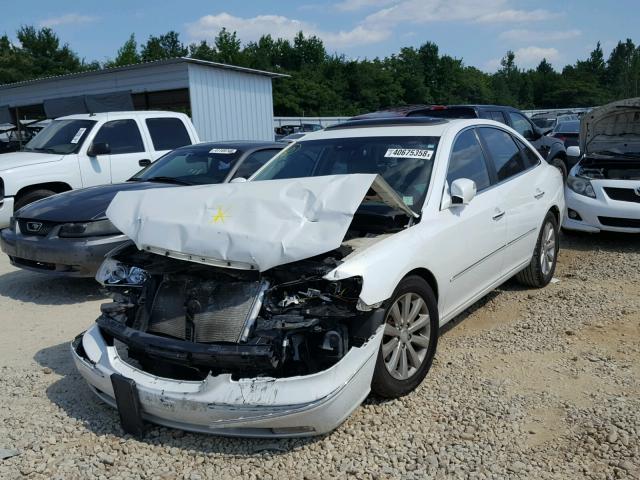 KMHFC46F39A393435 - 2009 HYUNDAI AZERA SE WHITE photo 2