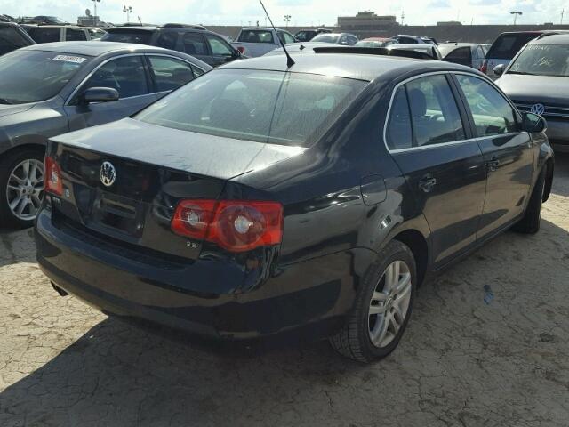 3VWEF71K87M159916 - 2007 VOLKSWAGEN JETTA WOLF BLACK photo 4