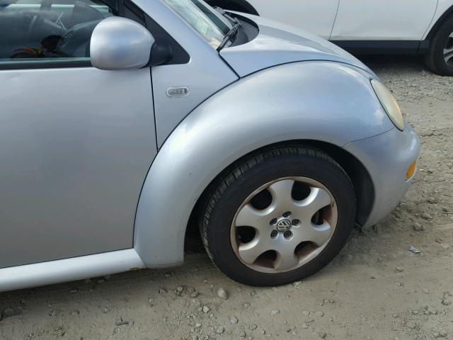 3VWCK21C82M409923 - 2002 VOLKSWAGEN NEW BEETLE 银色 照片 9