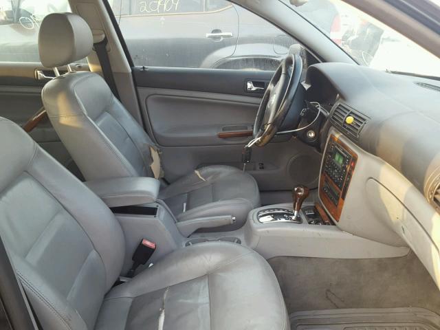 WVWWH63B34E132570 - 2004 VOLKSWAGEN PASSAT GLX 蓝色 照片 5