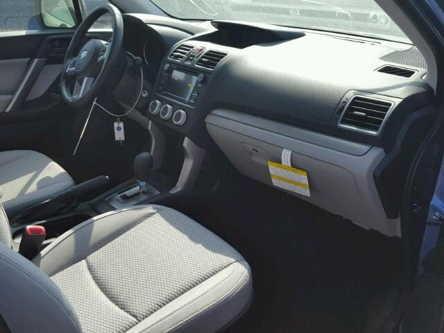 JF2SJABC8JH426641 - 2018 SUBARU FORESTER 2 BLUE photo 5