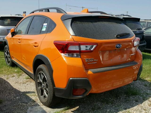 JF2GTADC2J8205548 - 2018 SUBARU CROSSTREK ORANGE photo 3