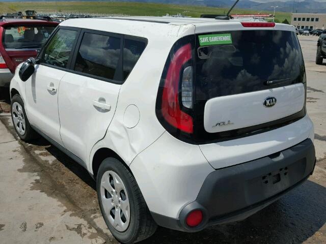 KNDJN2A23F7224431 - 2015 KIA SOUL WHITE photo 3