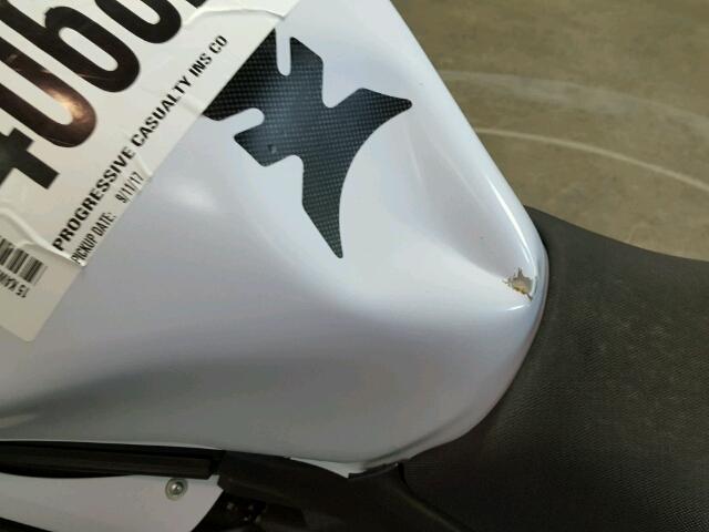 JKAEXEF10FDA19662 - 2015 KAWASAKI EX650 WHITE photo 9