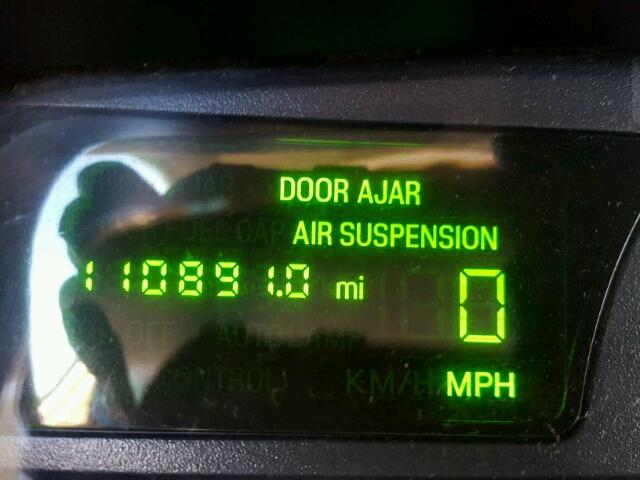 1LNHM82W83Y660425 - 2003 LINCOLN TOWN CAR S WHITE photo 8