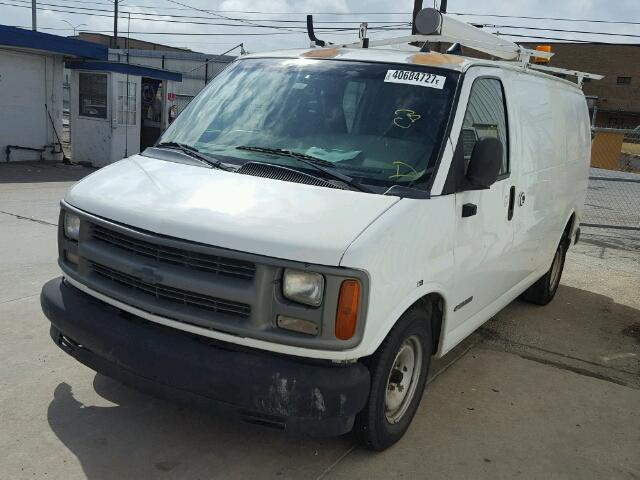 1GCFG25WXY1197652 - 2000 CHEVROLET EXPRESS G2 WHITE photo 2