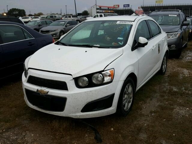 1G1JC5SH4E4170382 - 2014 CHEVROLET SONIC WHITE photo 2