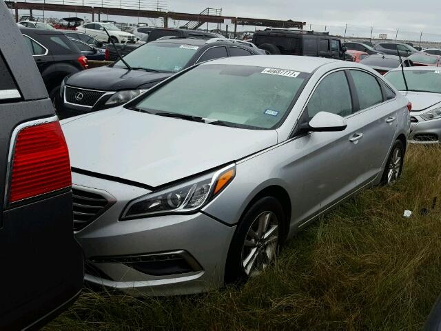 5NPE24AF8FH130582 - 2015 HYUNDAI SONATA SILVER photo 2