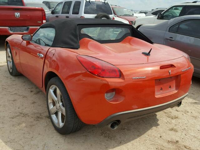 1G2MF35X28Y116857 - 2008 PONTIAC SOLSTICE ORANGE photo 3