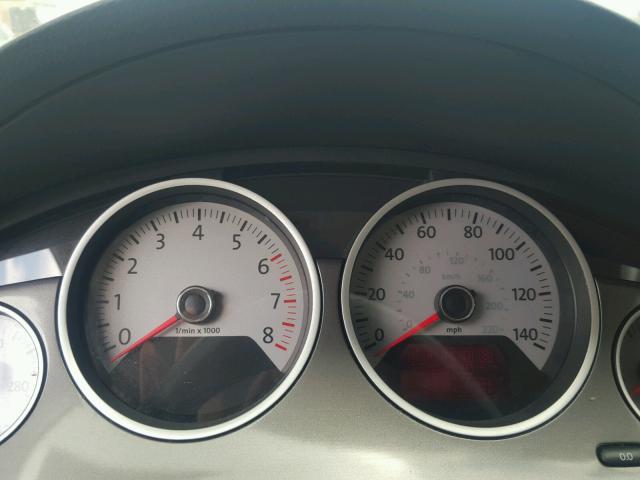 2V4RW4DG1BR642441 - 2011 VOLKSWAGEN ROUTAN S GRAY photo 8