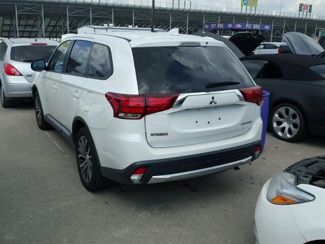 JA4AD2A38HZ002027 - 2017 MITSUBISHI OUTLANDER WHITE photo 3