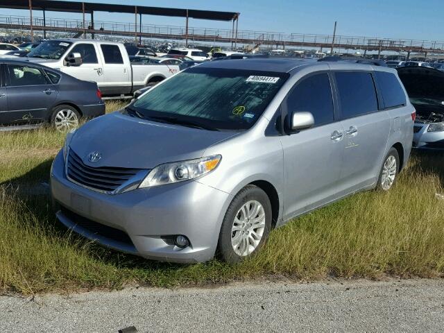 5TDYK3DC6FS678471 - 2015 TOYOTA SIENNA TEAL photo 2