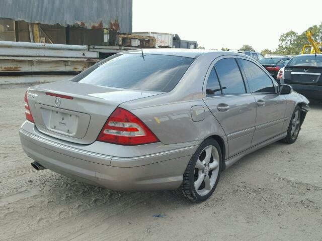WDBRF52HX6F746675 - 2006 MERCEDES-BENZ C GENERATI GRAY photo 4