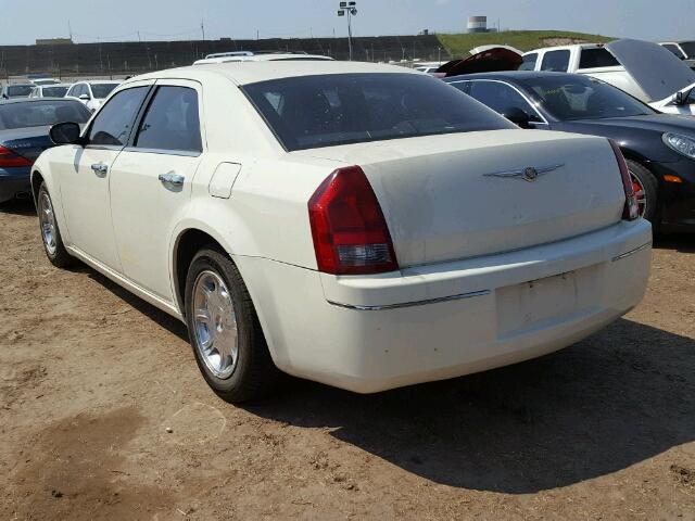 2C3JA53675H636476 - 2005 CHRYSLER 300 WHITE photo 3