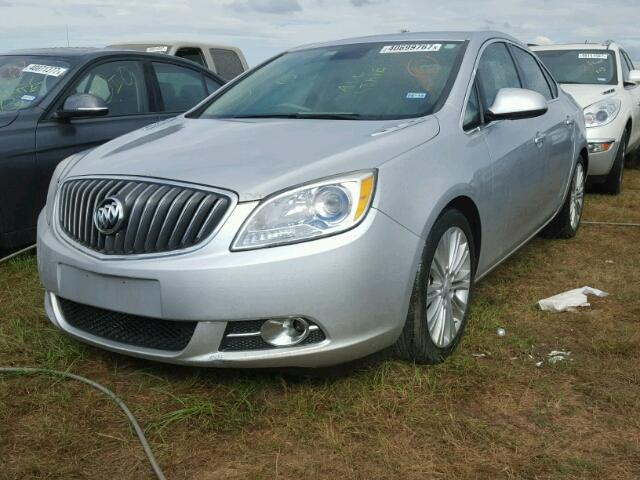 1G4PP5SK0E4170845 - 2014 BUICK VERANO SILVER photo 2