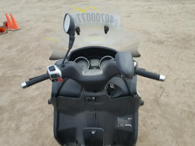ZAPM590T195001108 - 2009 PIAGGIO MP3 400 GRAY photo 5