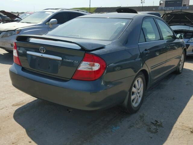 4T1BE30KX2U530352 - 2002 TOYOTA CAMRY GREEN photo 4