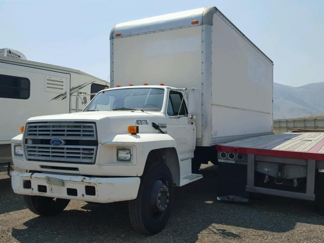 1FDNK74C3PVA24749 - 1993 FORD F700 F WHITE photo 2