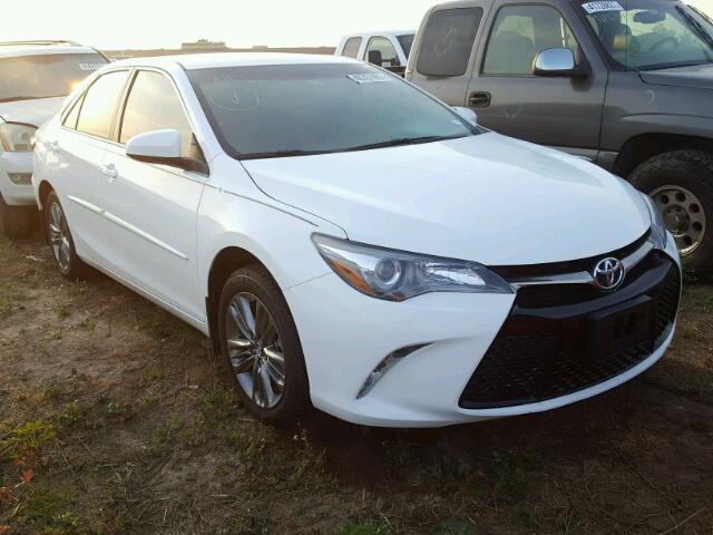 4T1BF1FK1HU354390 - 2017 TOYOTA CAMRY LE თეთრი ფოტო 1