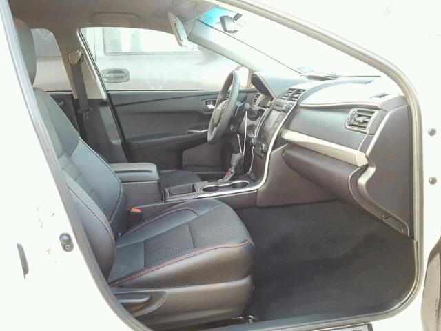4T1BF1FK1HU354390 - 2017 TOYOTA CAMRY LE თეთრი ფოტო 5