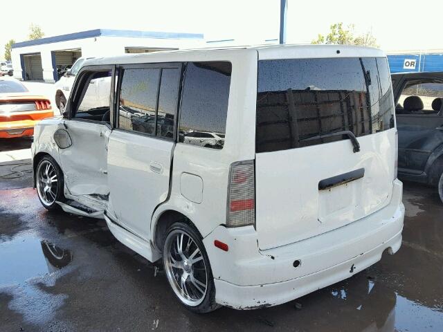 JTLKT324450203003 - 2005 TOYOTA SCION XB Weiß Foto 3