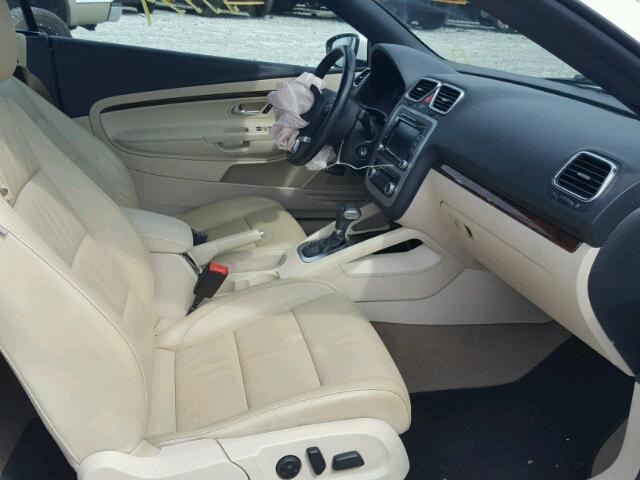 WVWFA7AH4BV001923 - 2011 VOLKSWAGEN EOS LUX WHITE photo 5