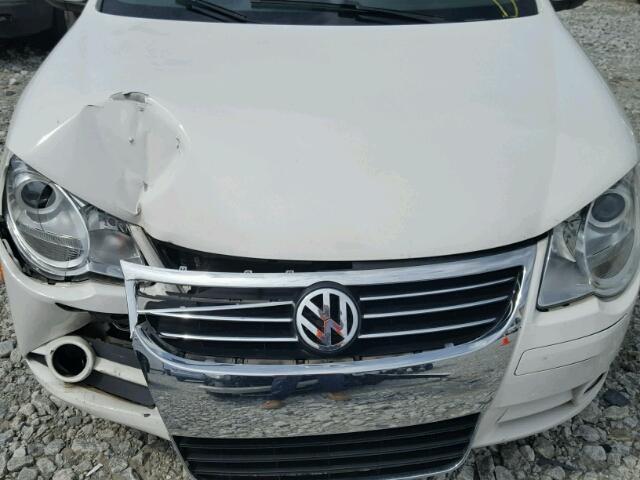 WVWFA7AH4BV001923 - 2011 VOLKSWAGEN EOS LUX 白色 照片 7