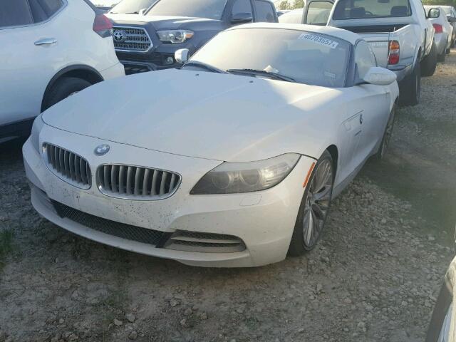 WBALM7C50AE382114 - 2010 BMW Z4 WHITE photo 2