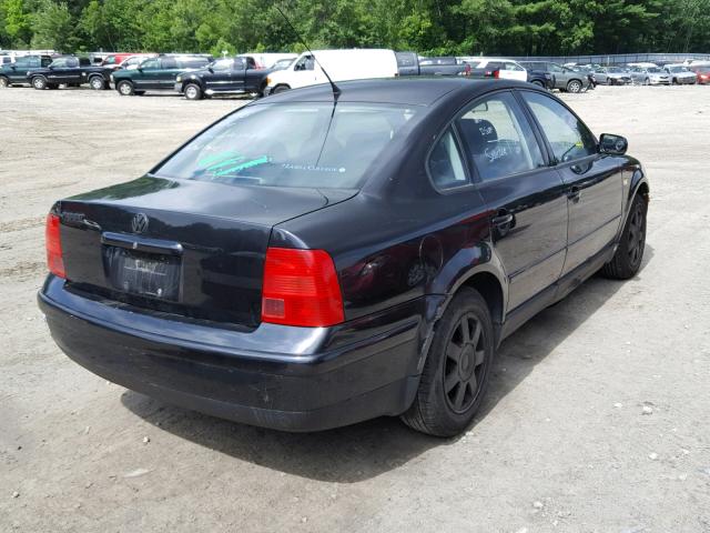 WVWMA23B8YP163375 - 2000 VOLKSWAGEN PASSAT GLS BLACK photo 4