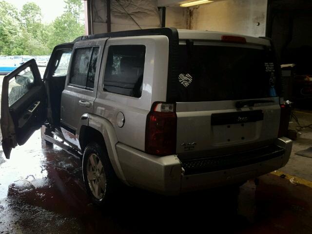 1J8HG48K18C212761 - 2008 JEEP COMMANDER WHITE photo 3