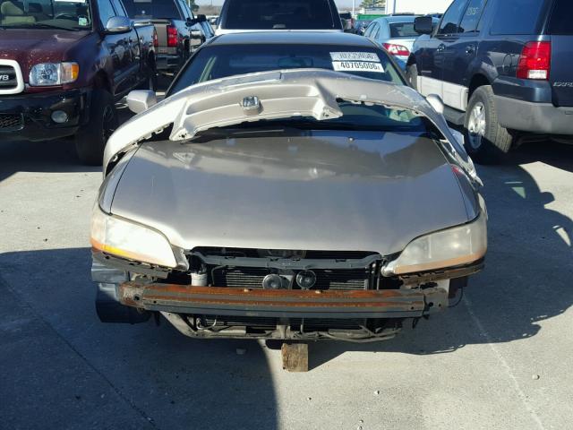 1HGCG5642XA106813 - 1999 HONDA ACCORD LX TAN photo 9