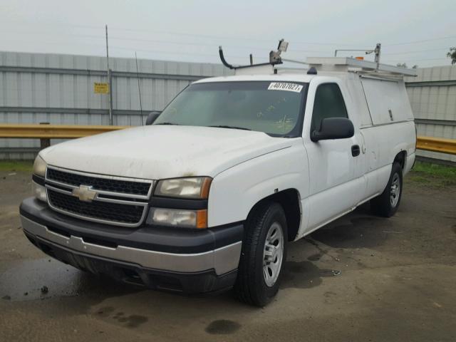 1GCEC14X37Z147929 - 2007 CHEVROLET SILVERADO WHITE photo 2