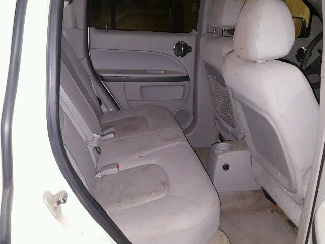 3GNDA13D38S533135 - 2008 CHEVROLET HHR LS Blanco foto 6