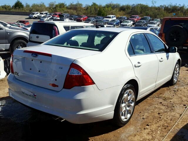 3FAHP0HA1AR295208 - 2010 FORD FUSION SE WHITE photo 4