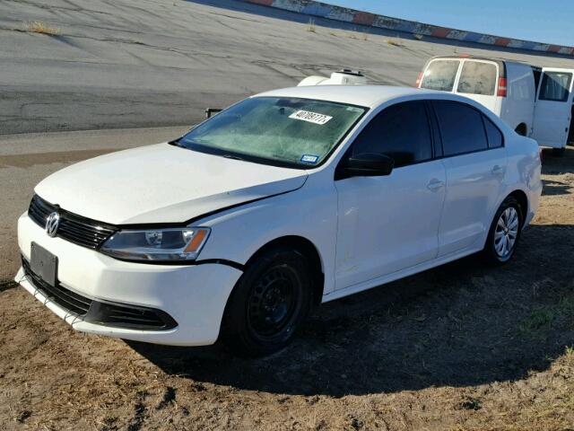 3VW2K7AJ9DM369779 - 2013 VOLKSWAGEN JETTA WHITE photo 2