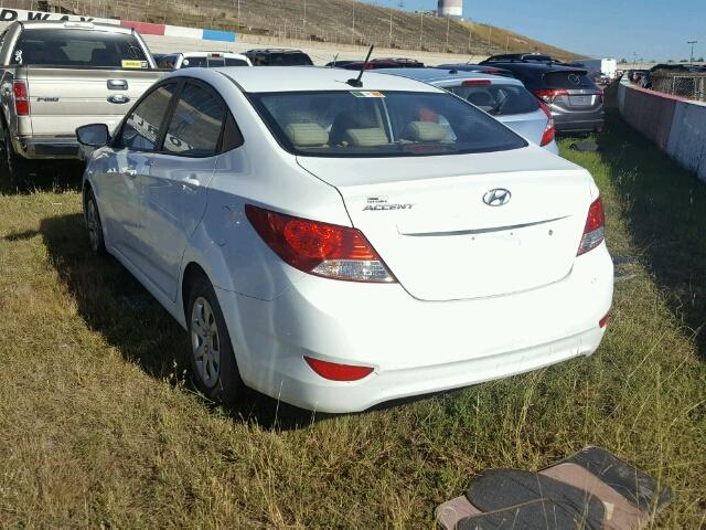 KMHCT4AE5DU453028 - 2013 HYUNDAI ACCENT WHITE photo 3