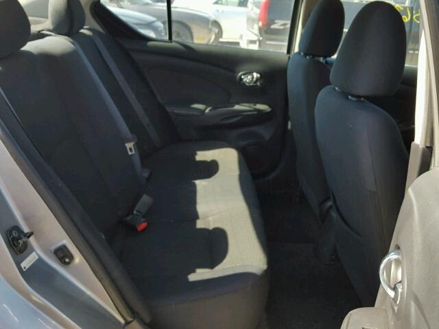 3N1CN7AP0DL849480 - 2013 NISSAN VERSA S 灰色 照片 6