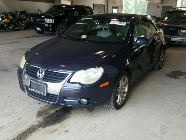 WVWFA71F98V014206 - 2008 VOLKSWAGEN EOS LUX 黑色 照片 2