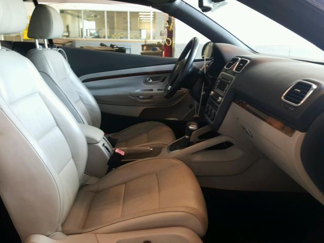 WVWFA71F98V014206 - 2008 VOLKSWAGEN EOS LUX 黑色 照片 5