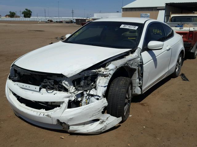 1HGCS12328A020536 - 2008 HONDA ACCORD LX- WHITE photo 2