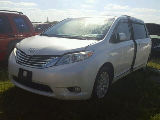 5TDDK3DC6CS040716 - 2012 TOYOTA SIENNA WHITE photo 2